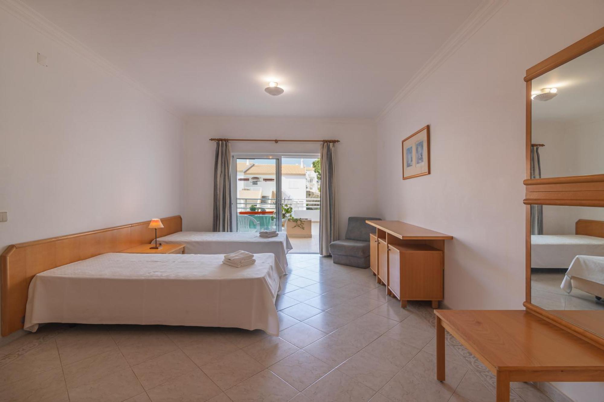 Aldeamento Turistico Aldeia Da Gale Hotel อัลบูเฟรา ภายนอก รูปภาพ
